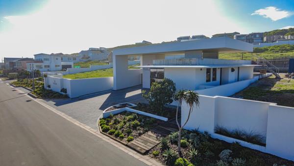 839 m² Land