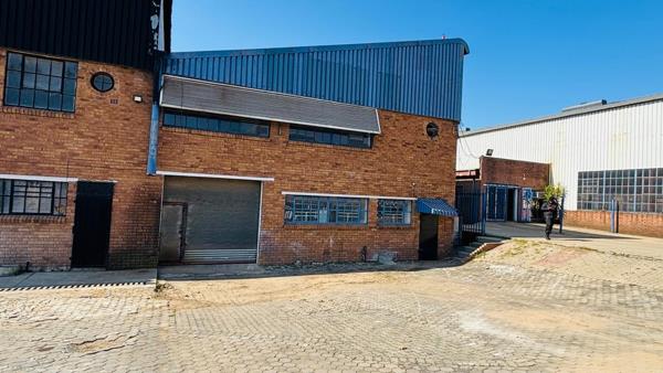 690  m² Industrial space