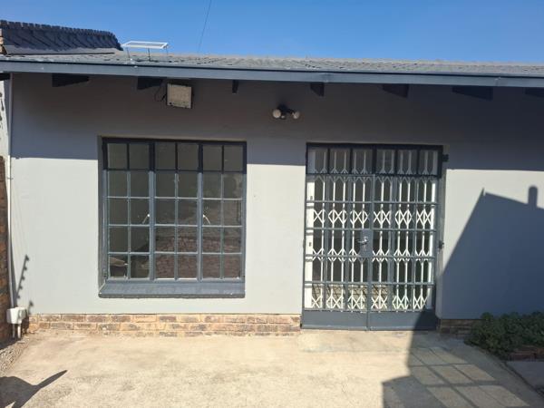 120  m² Commercial space