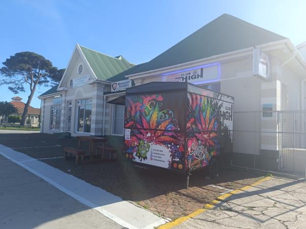 800  m² Commercial space