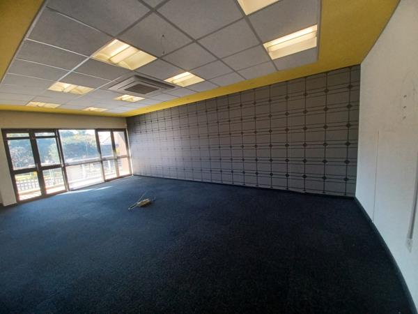 370 m² Office Space