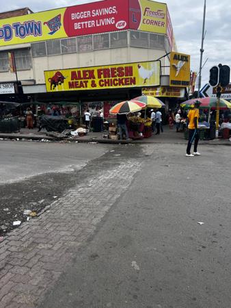 1 000  m² Commercial space