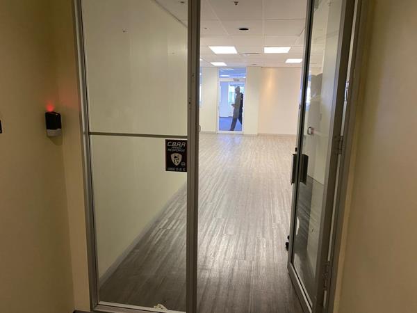 304 m² Office Space