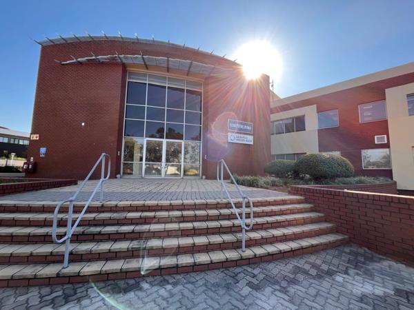 164  m² Commercial space