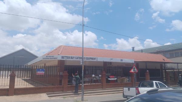 495  m² Commercial space