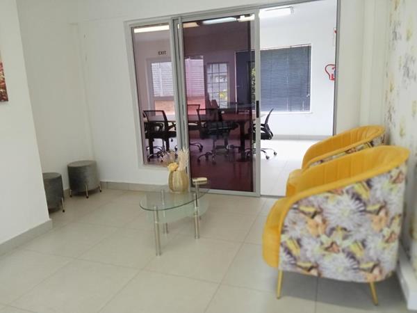298 m² Office Space