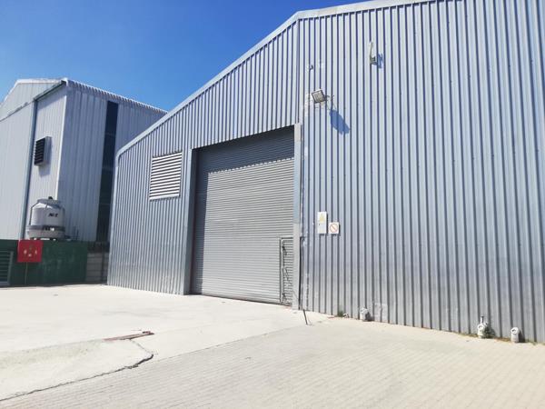 1 600  m² Industrial space