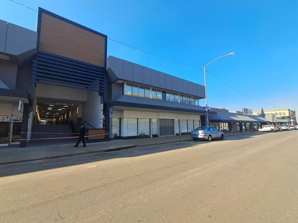 102  m² Commercial space