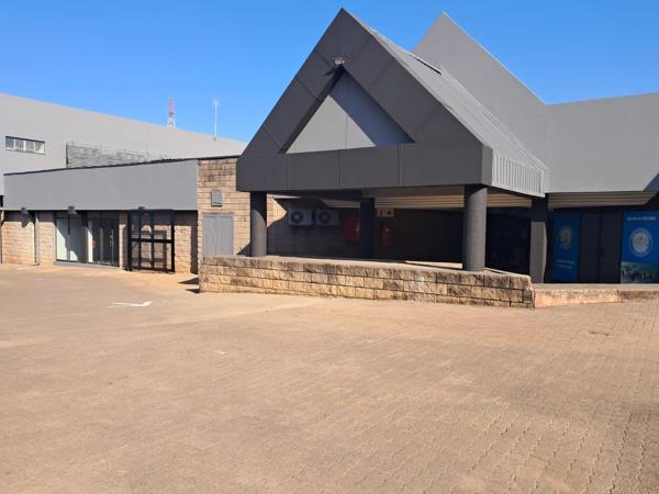 175  m² Commercial space