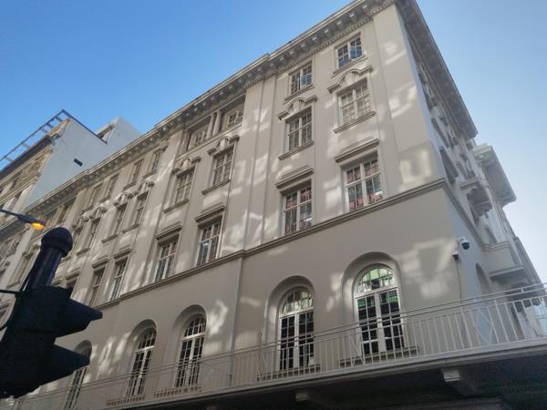 240  m² Office Space