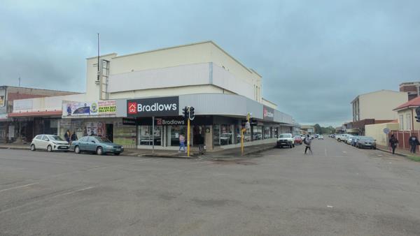 840  m² Retail Space