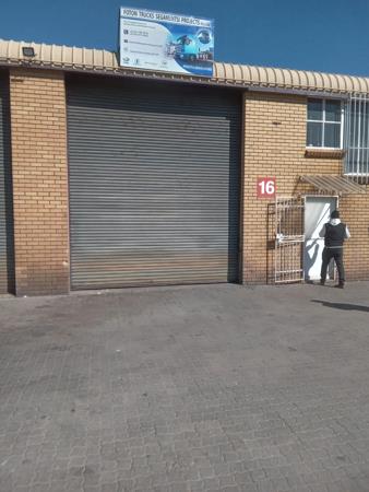 320  m² Commercial space