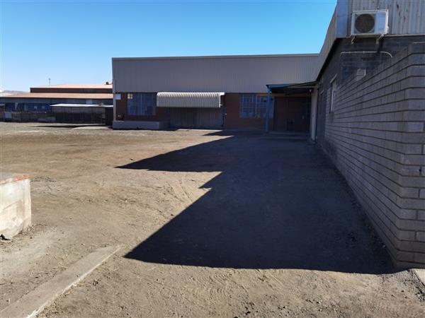 1 000  m² Industrial space