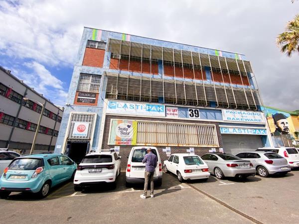 865  m² Industrial space