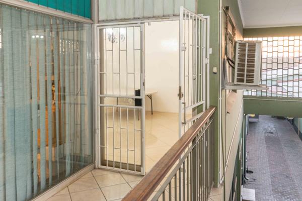 104  m² Commercial space