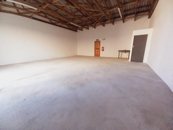 100  m² Commercial space