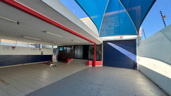 1 300  m² Industrial space