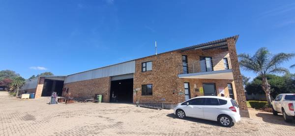 1 100  m² Industrial space