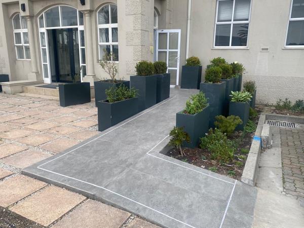 737  m² Office Space