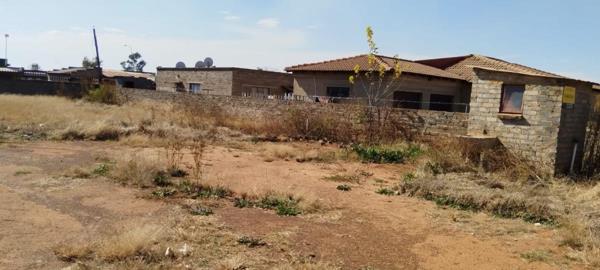 1 034 m² Land
