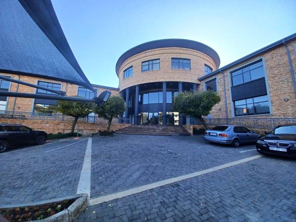 1 385 m² Office Space