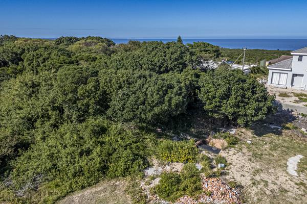 1 076 m² Land