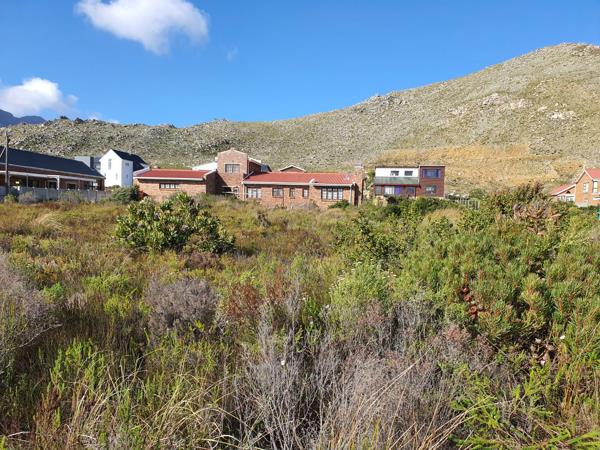 608 m² Land