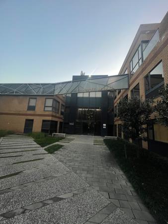 242  m² Commercial space