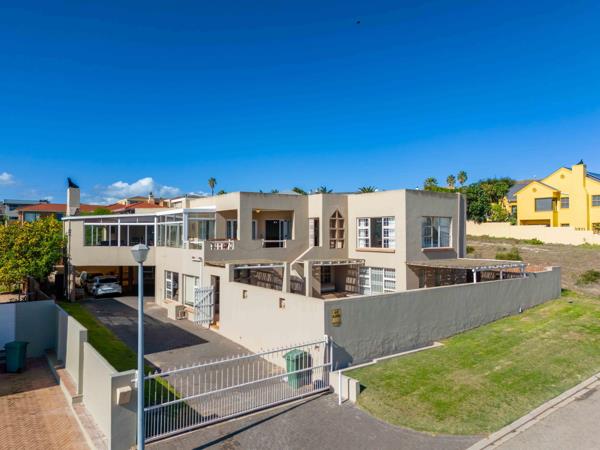 8 Bedroom House