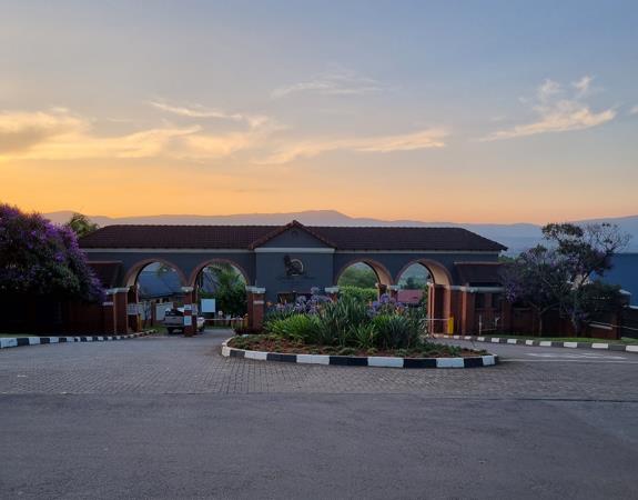 1 113 m² Land