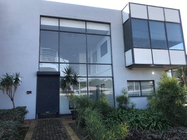 645  m² Commercial space