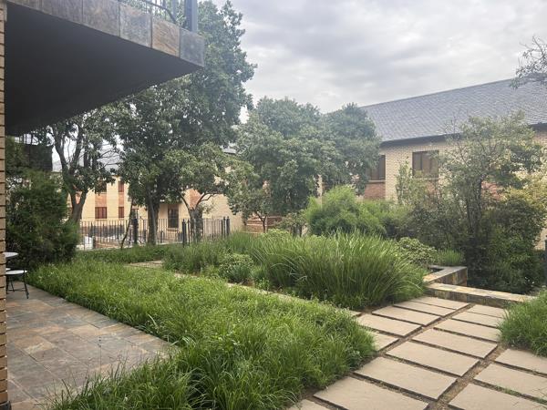 299  m² Commercial space