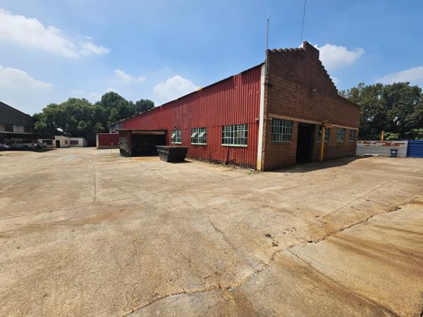 1 700  m² Industrial space