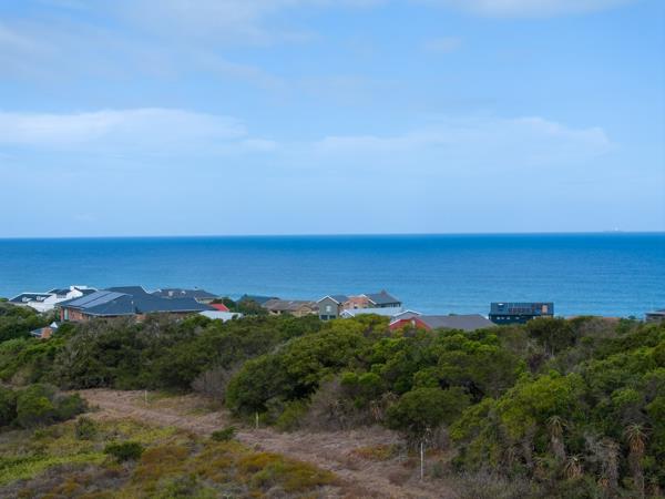 800 m² Land