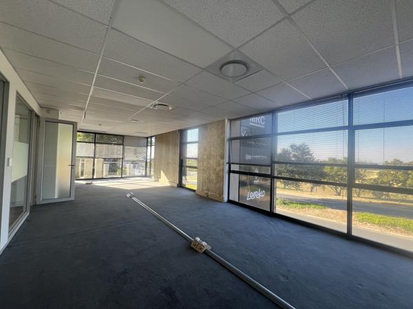 512 m² Commercial space