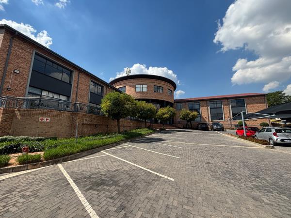 1 385 m² Office Space