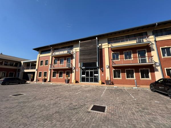 220  m² Commercial space