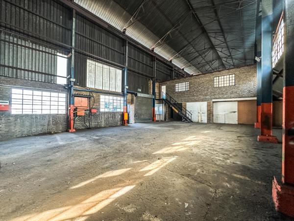 330  m² Industrial space