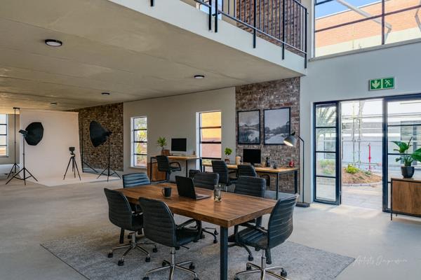 340  m² Office Space