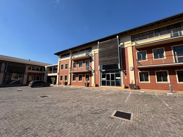 440  m² Commercial space