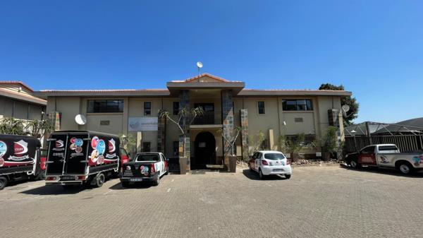 183  m² Commercial space