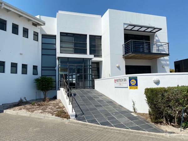 3 208  m² Industrial space