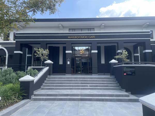 423.4  m² Commercial space