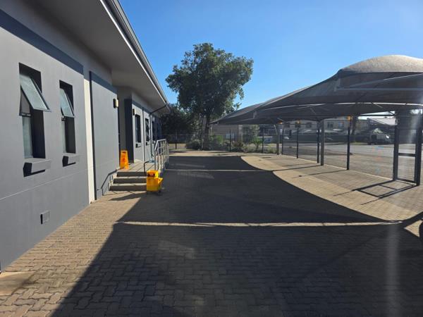 175  m² Commercial space