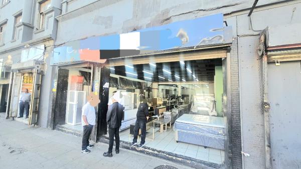 300  m² Retail Space