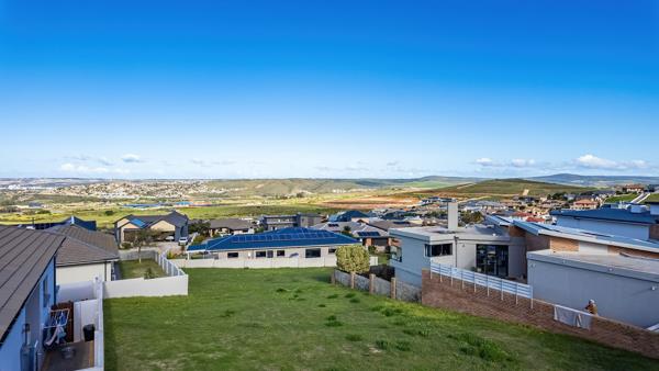 585 m² Land