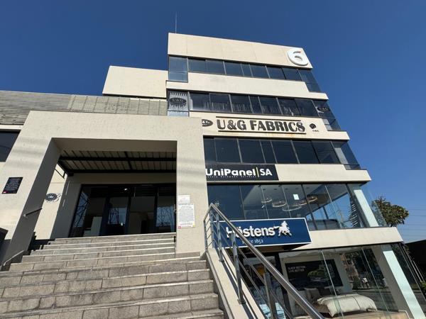 179  m² Commercial space