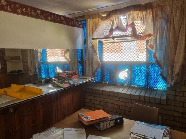 652  m² Commercial space