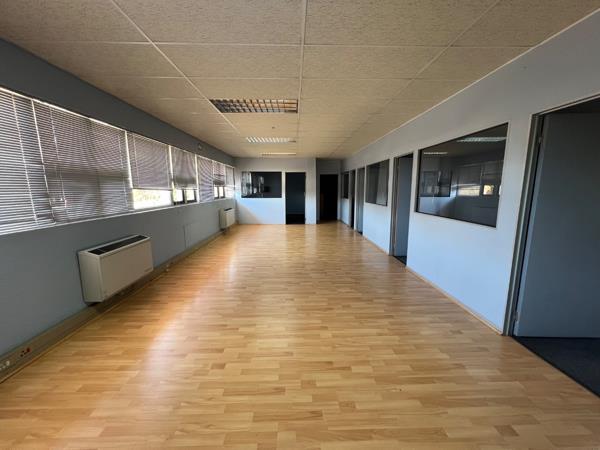 535  m² Office Space