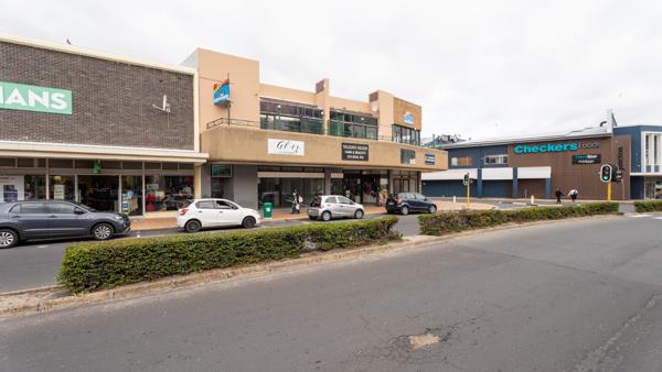 855  m² Retail Space